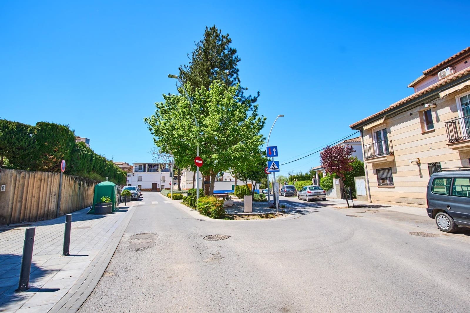 Garage til salg i La Zubia - € 25.000 (Ref: 9788560)