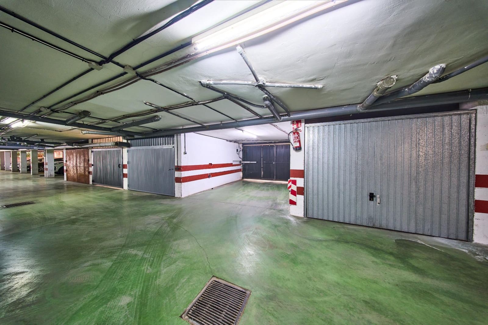 Garage til salg i La Zubia - € 25.000 (Ref: 9788560)