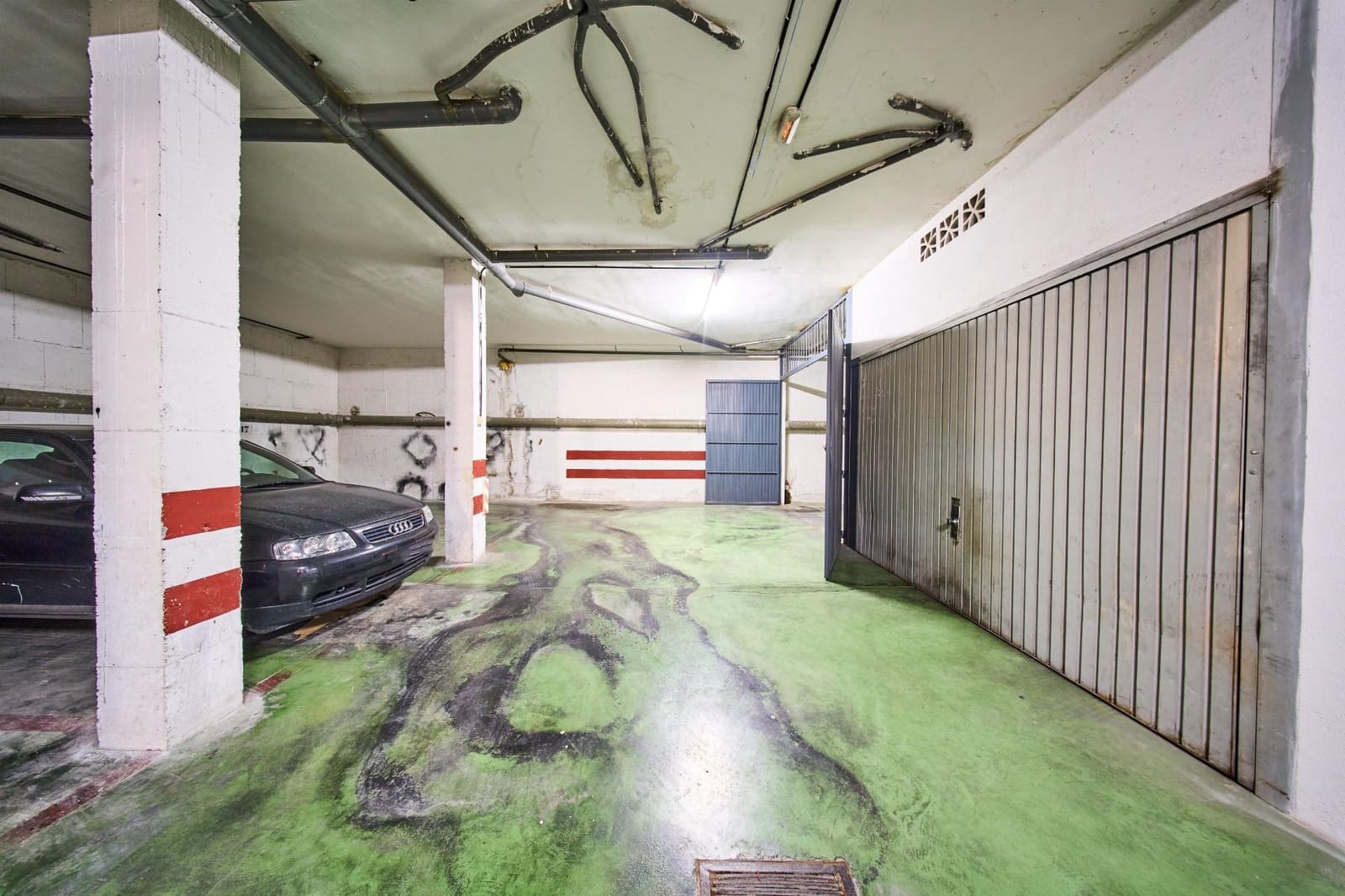 Garage til salg i La Zubia - € 25.000 (Ref: 9788560)