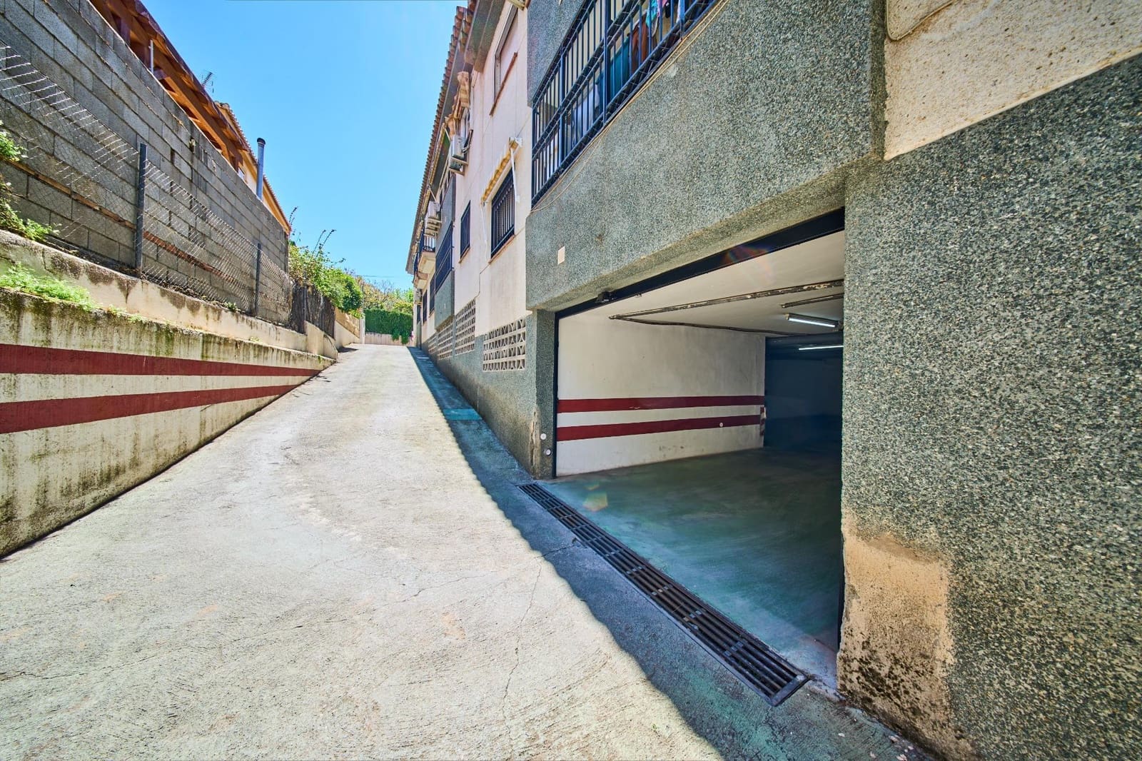 Garage til salg i La Zubia - € 25.000 (Ref: 9788560)