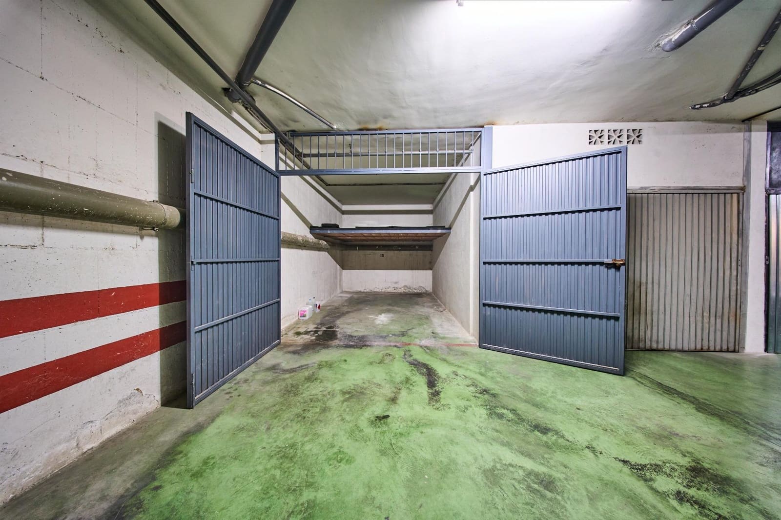 Garage til salg i La Zubia - € 25.000 (Ref: 9788560)