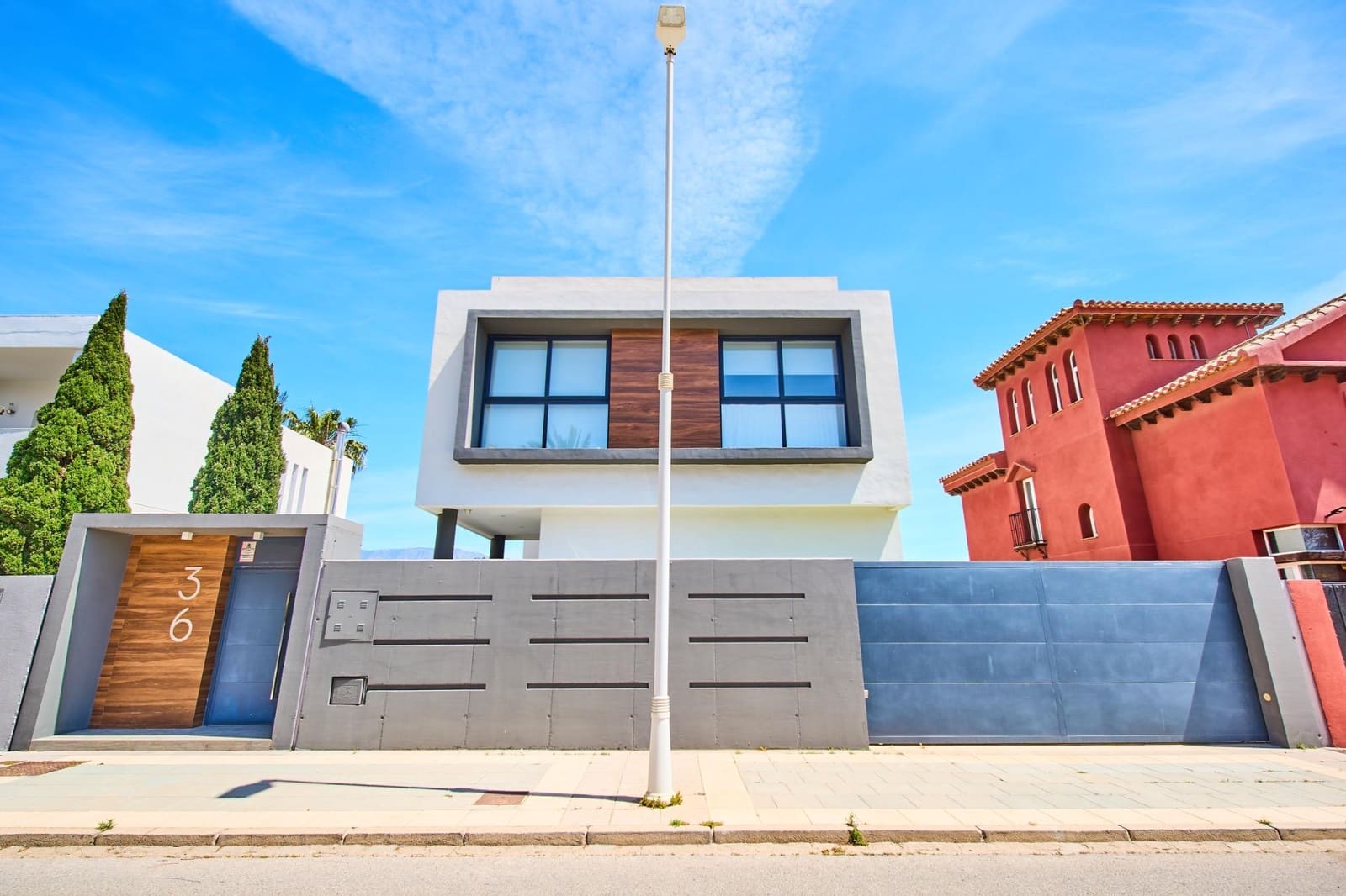 Chalet de 4 habitaciones en Motril en venta con piscina - 1.490.000 € (Ref: 9791254)