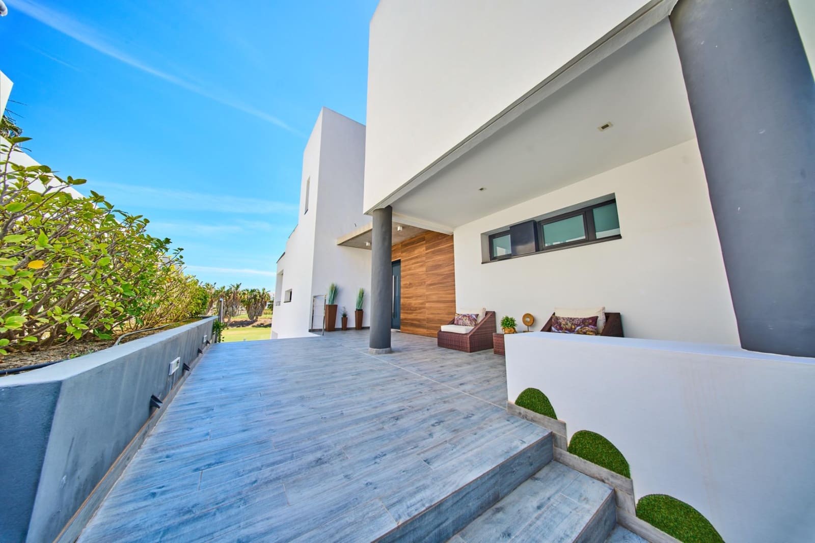 Chalet de 4 habitaciones en Motril en venta con piscina - 1.490.000 € (Ref: 9791254)