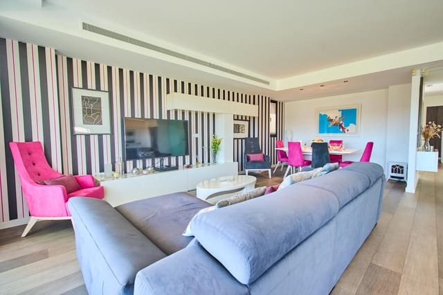 Chalet de 4 habitaciones en Motril en venta con piscina - 1.490.000 € (Ref: 9791254)