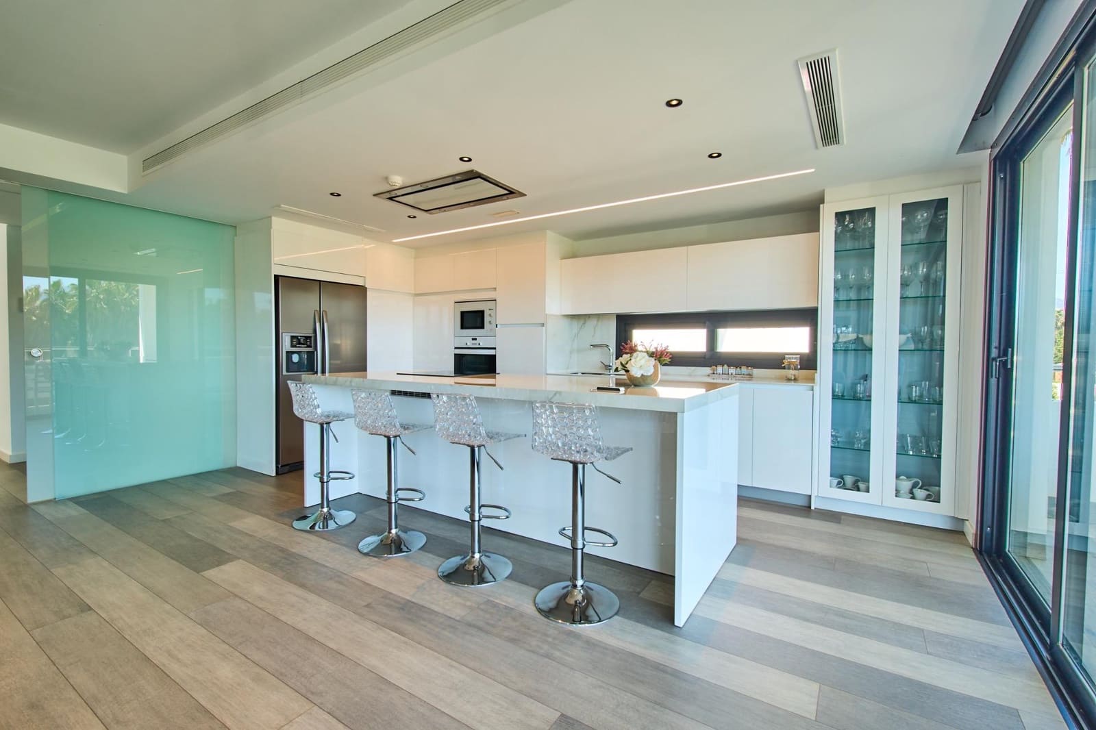 Chalet de 4 habitaciones en Motril en venta con piscina - 1.490.000 € (Ref: 9791254)