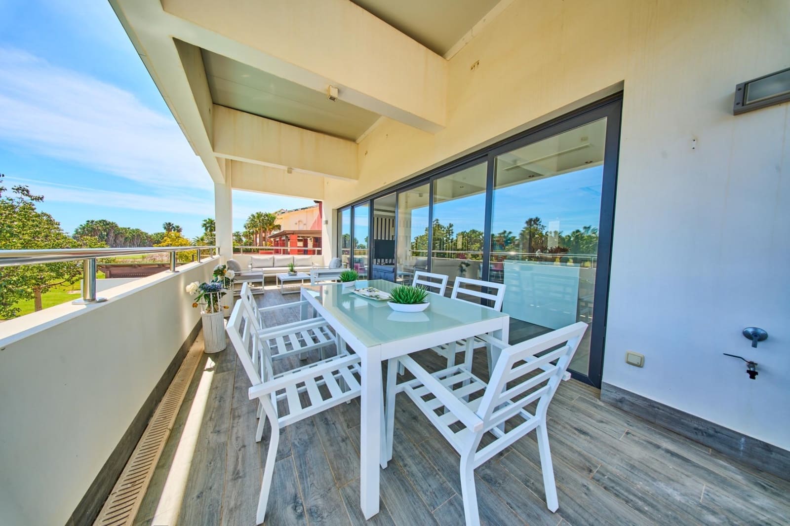 Chalet de 4 habitaciones en Motril en venta con piscina - 1.490.000 € (Ref: 9791254)