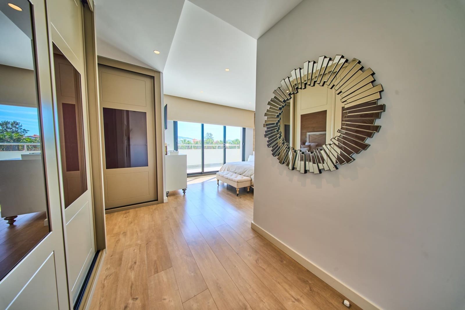 Chalet de 4 habitaciones en Motril en venta con piscina - 1.490.000 € (Ref: 9791254)