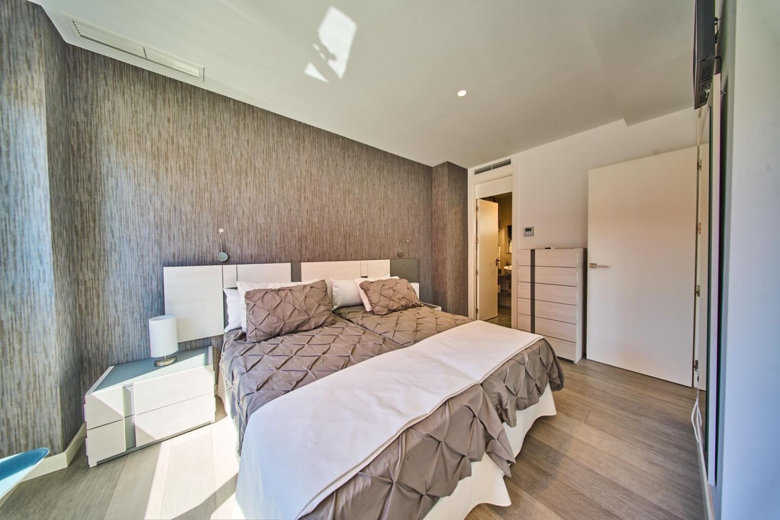 Chalet de 4 habitaciones en Motril en venta con piscina - 1.490.000 € (Ref: 9791254)