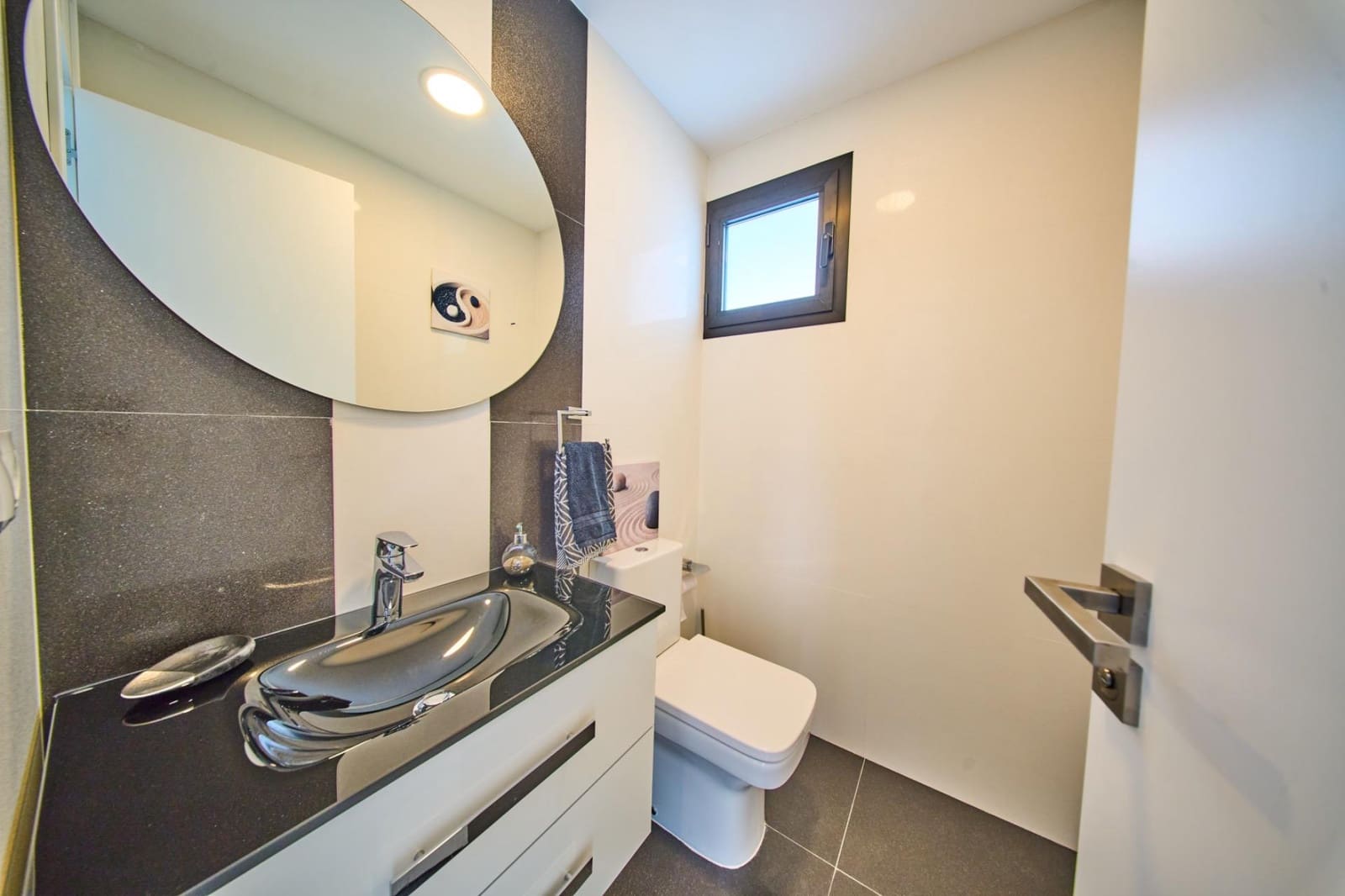 Chalet de 4 habitaciones en Motril en venta con piscina - 1.490.000 € (Ref: 9791254)