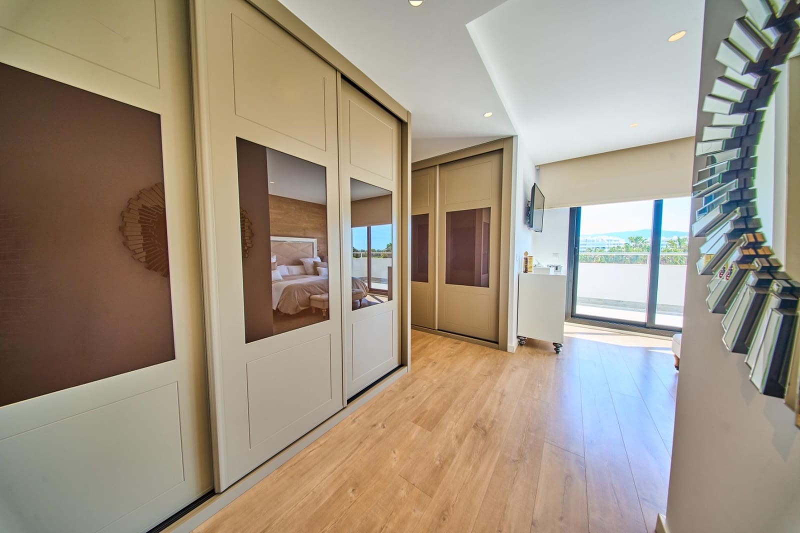 Chalet de 4 habitaciones en Motril en venta con piscina - 1.490.000 € (Ref: 9791254)