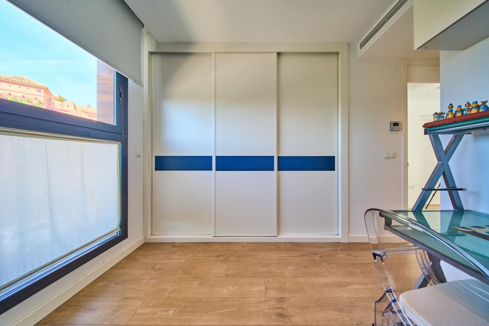 Chalet de 4 habitaciones en Motril en venta con piscina - 1.490.000 € (Ref: 9791254)