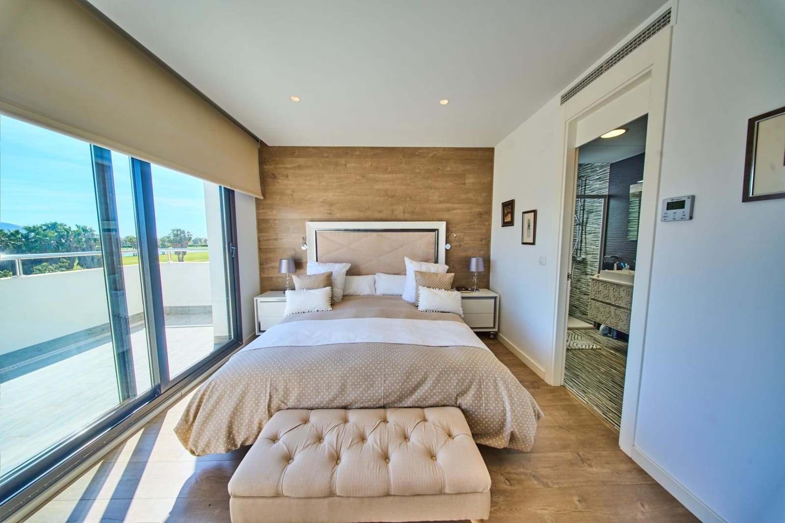 Chalet de 4 habitaciones en Motril en venta con piscina - 1.490.000 € (Ref: 9791254)