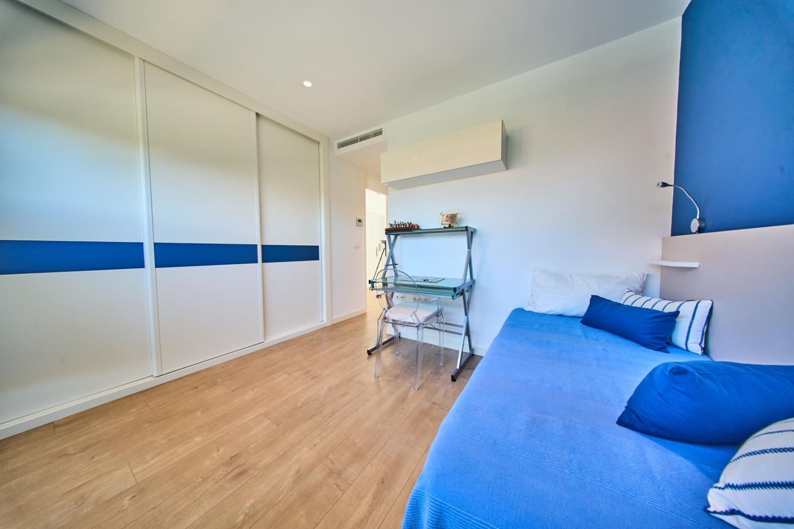 Chalet de 4 habitaciones en Motril en venta con piscina - 1.490.000 € (Ref: 9791254)