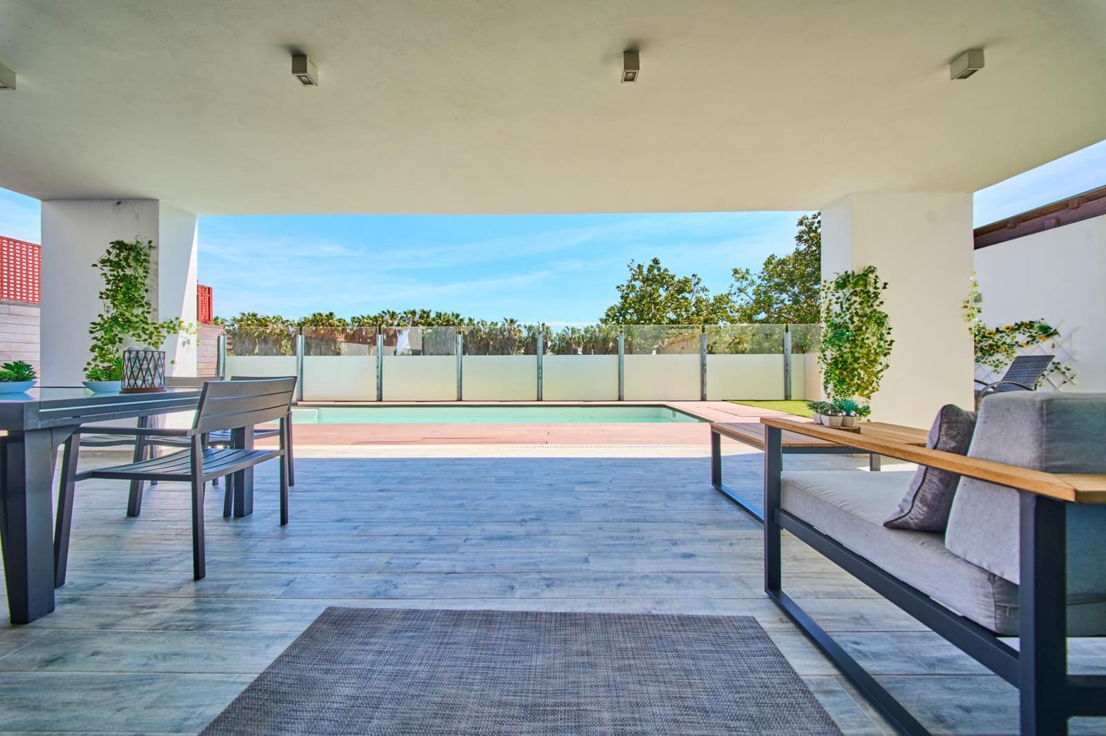 Chalet de 4 habitaciones en Motril en venta con piscina - 1.490.000 € (Ref: 9791254)