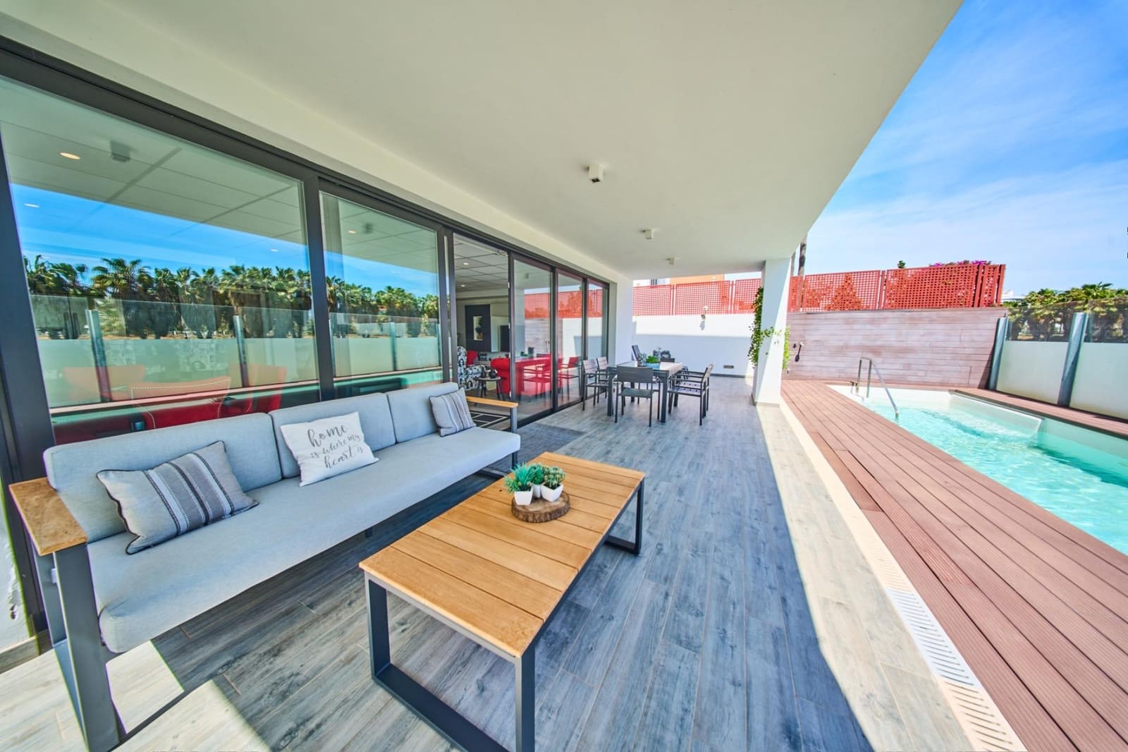 Chalet de 4 habitaciones en Motril en venta con piscina - 1.490.000 € (Ref: 9791254)