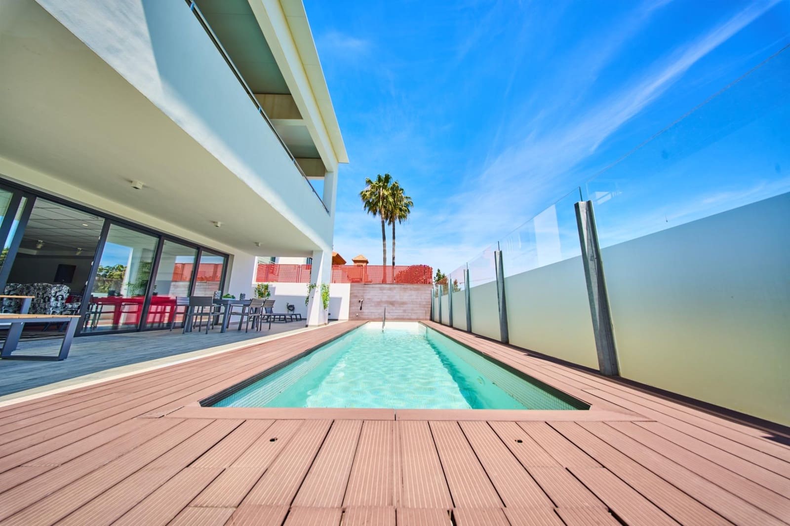 Chalet de 4 habitaciones en Motril en venta con piscina - 1.490.000 € (Ref: 9791254)