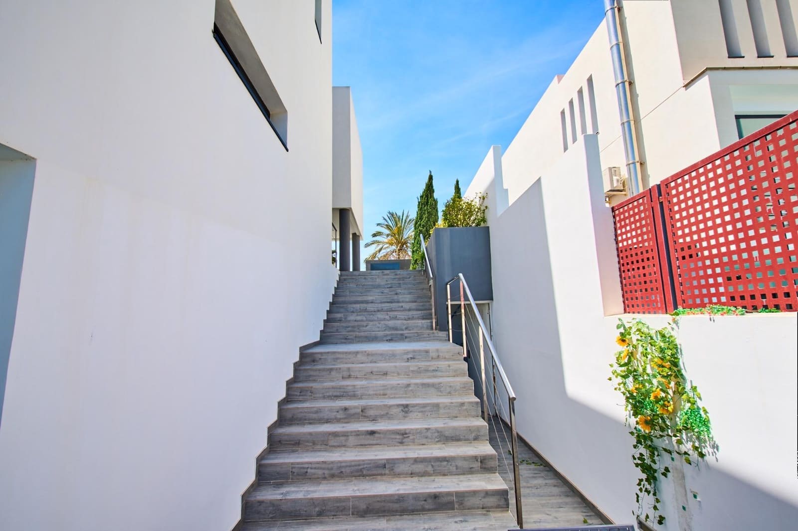 Chalet de 4 habitaciones en Motril en venta con piscina - 1.490.000 € (Ref: 9791254)