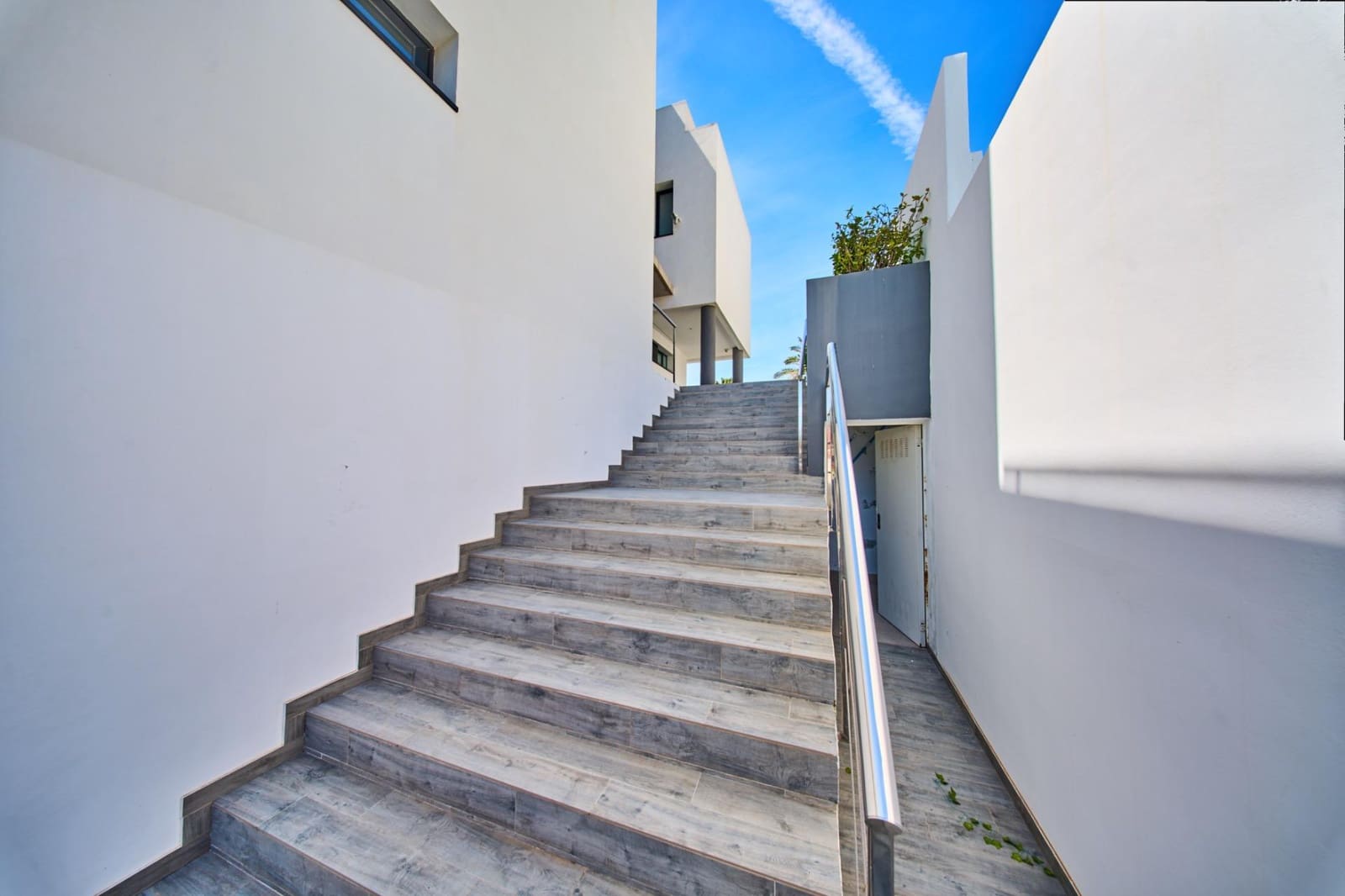 Chalet de 4 habitaciones en Motril en venta con piscina - 1.490.000 € (Ref: 9791254)