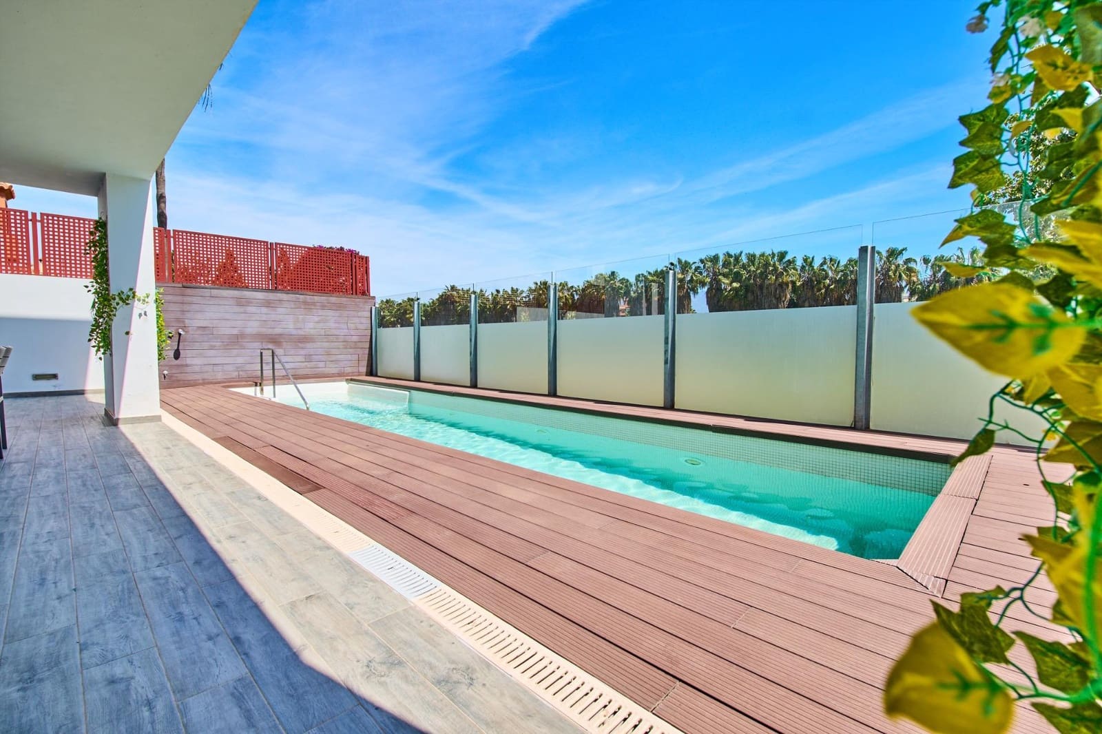 Chalet de 4 habitaciones en Motril en venta con piscina - 1.490.000 € (Ref: 9791254)