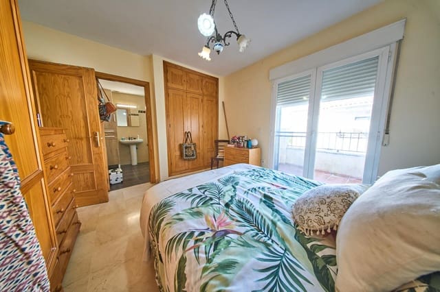 3 soverom Rekkehus til salgs i Vegas del Genil med garasje - € 199 900 (Ref: 9791255)