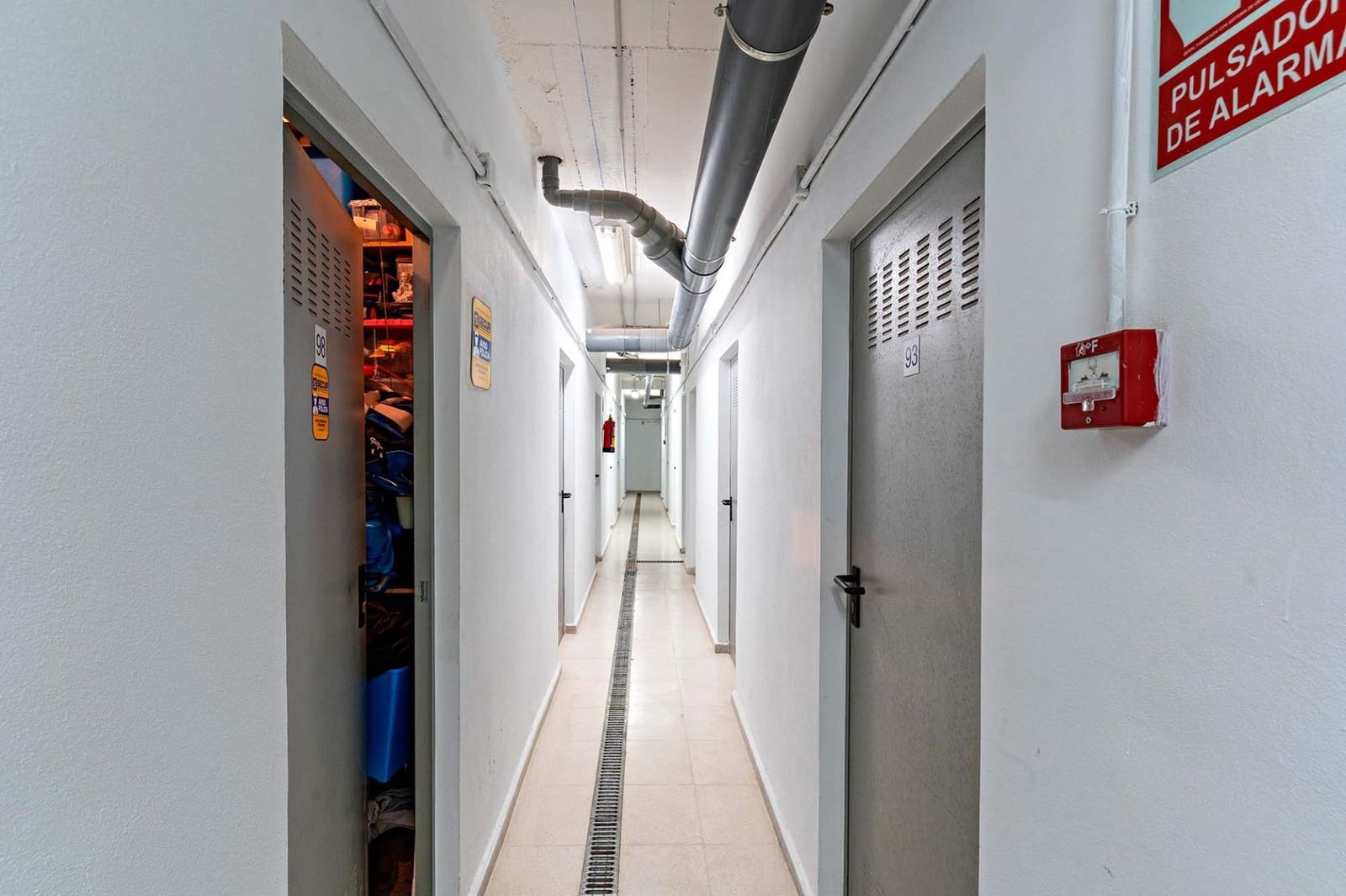 2 makuuhuone Ranta-asunto myytävänä paikassa Roquetas de Mar mukana uima-altaan 
autotalli - 265 000 € (Ref: 9791256)