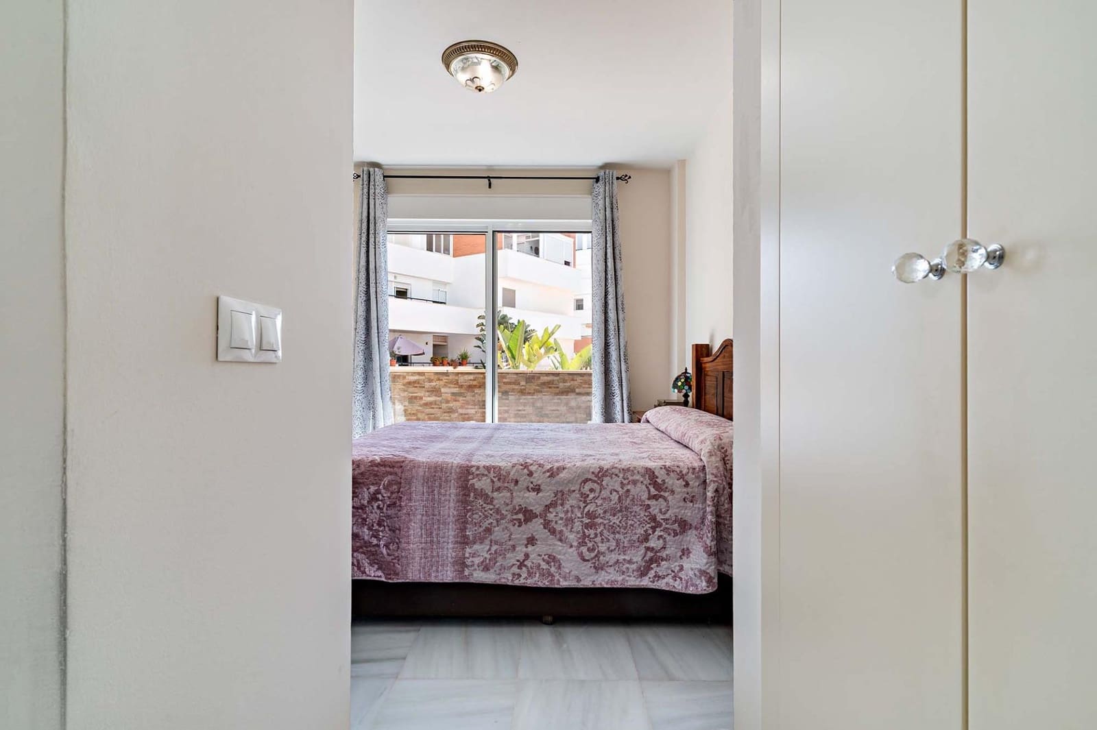 2 makuuhuone Ranta-asunto myytävänä paikassa Roquetas de Mar mukana uima-altaan 
autotalli - 265 000 € (Ref: 9791256)