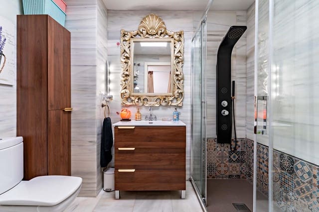 2 makuuhuone Ranta-asunto myytävänä paikassa Roquetas de Mar mukana uima-altaan 
autotalli - 265 000 € (Ref: 9791256)