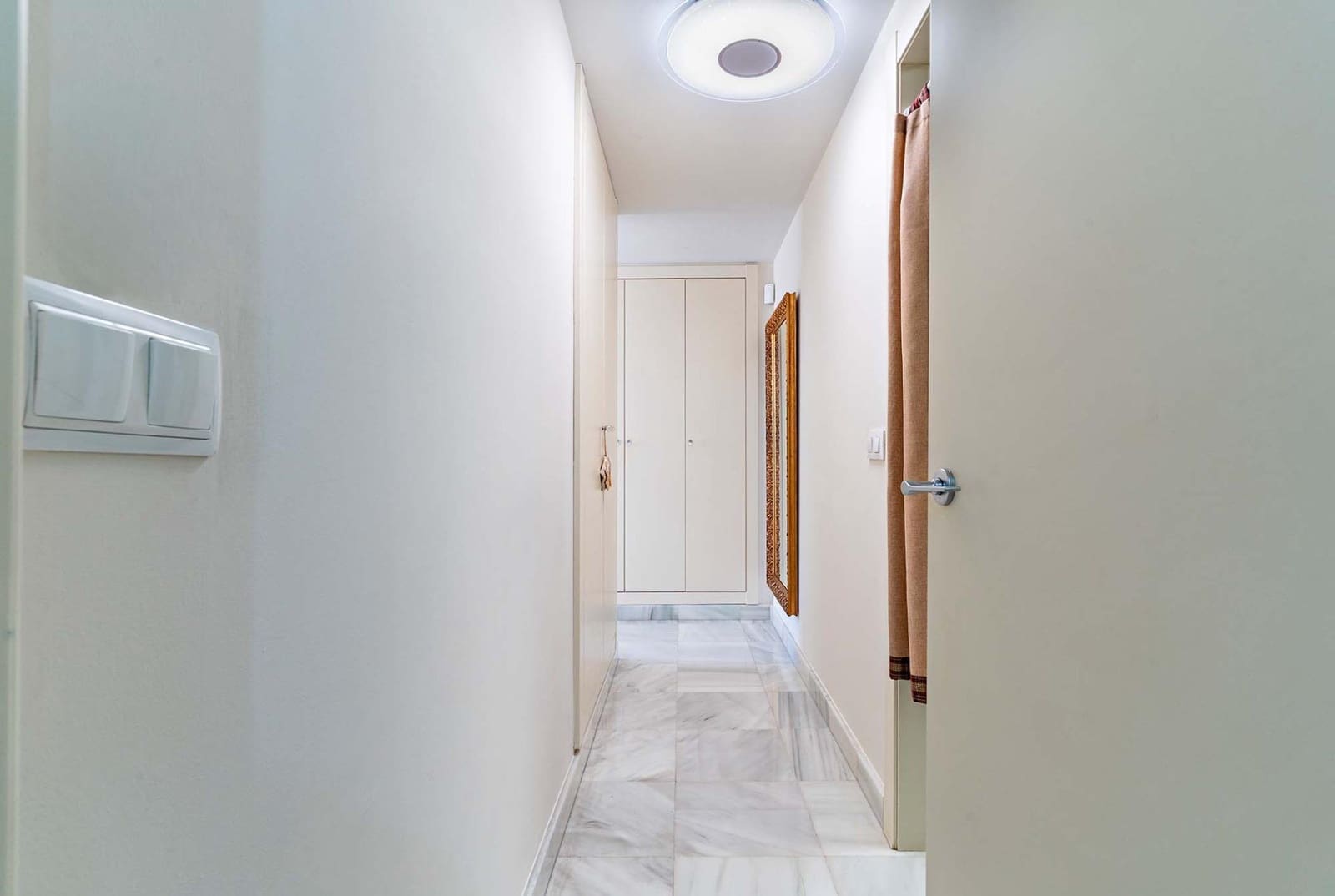 2 makuuhuone Ranta-asunto myytävänä paikassa Roquetas de Mar mukana uima-altaan 
autotalli - 265 000 € (Ref: 9791256)