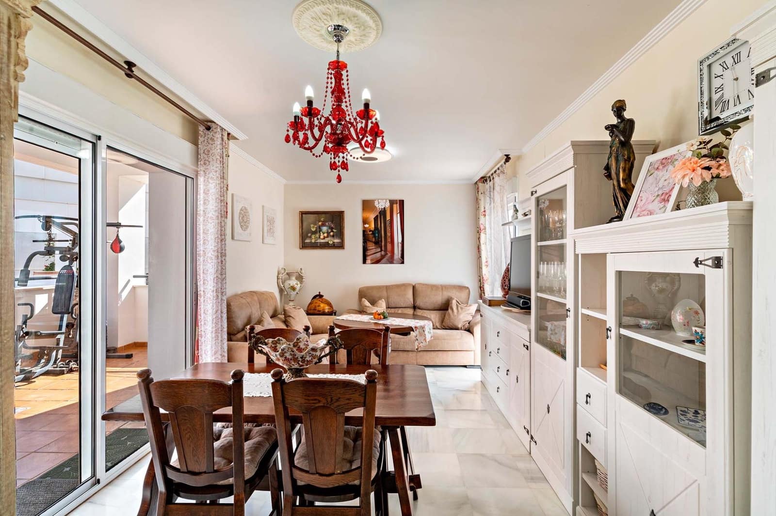 2 makuuhuone Ranta-asunto myytävänä paikassa Roquetas de Mar mukana uima-altaan 
autotalli - 265 000 € (Ref: 9791256)