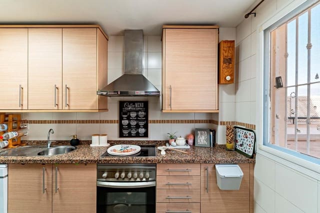 2 camera da letto Appartamento sulla Spiaggia in vendita in Roquetas de Mar con piscina garage - 265.000 € (Rif: 9791256)