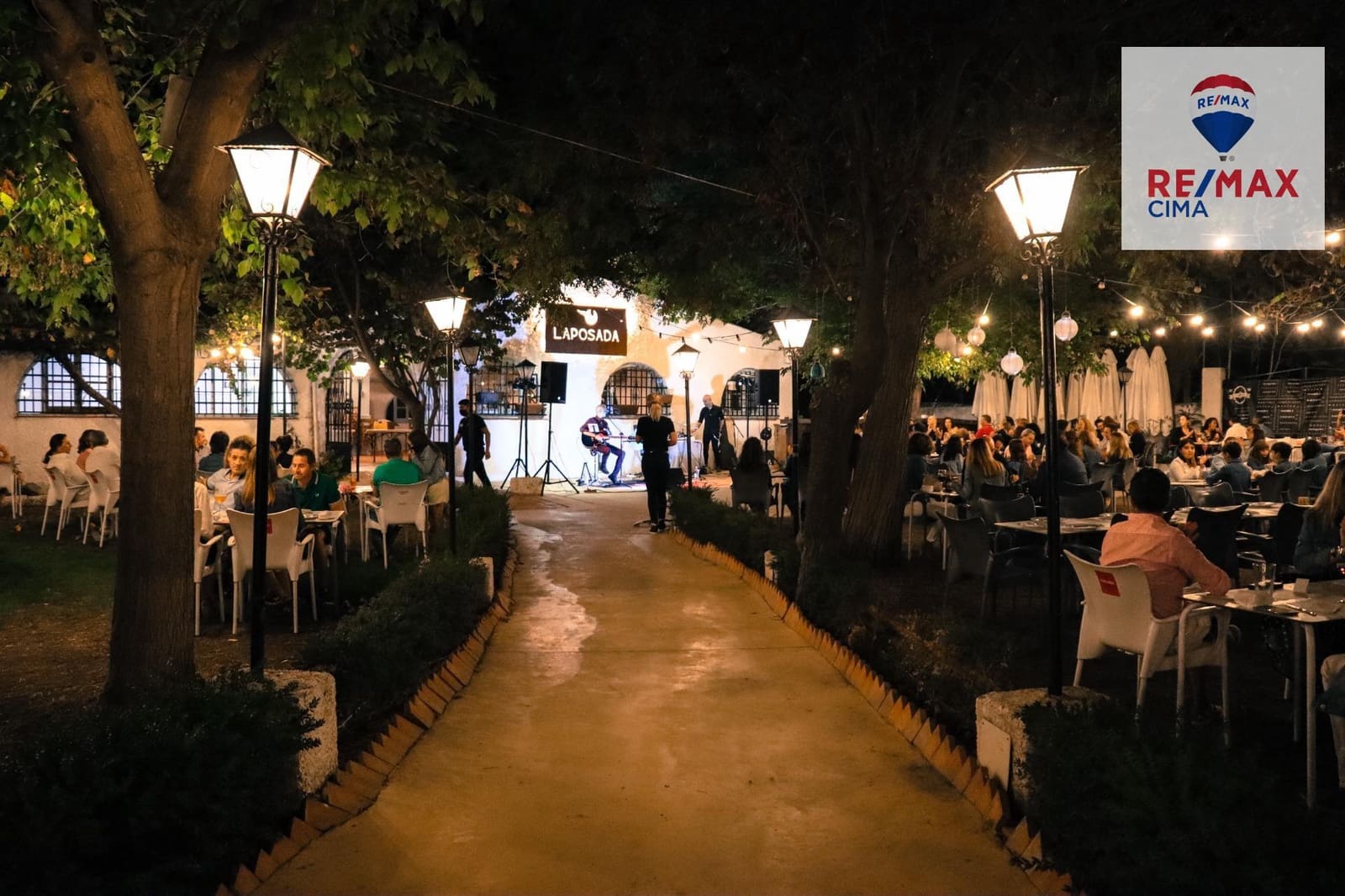 6 sypialnia Komercyjne na sprzedaż w Pinos Genil z garażem - 65 000 € (Ref: 9794875)