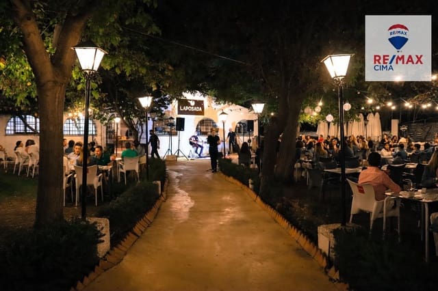 6 sypialnia Komercyjne na sprzedaż w Pinos Genil z garażem - 65 000 € (Ref: 9794875)