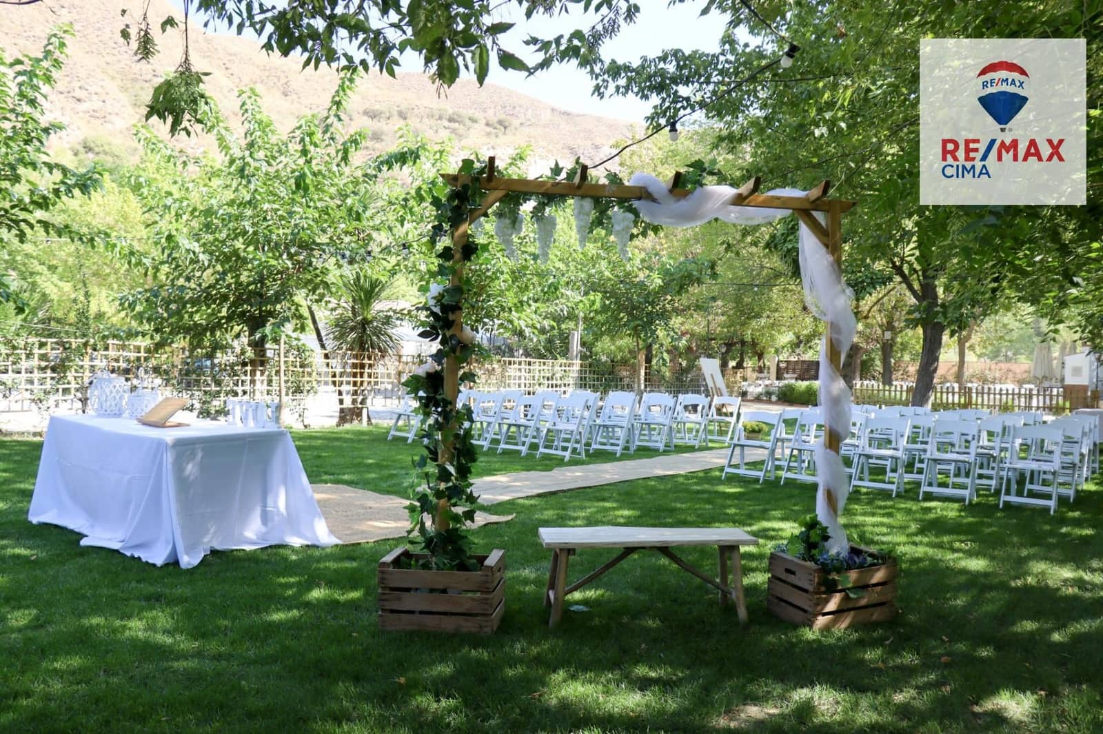 6 sypialnia Komercyjne na sprzedaż w Pinos Genil z garażem - 65 000 € (Ref: 9794875)