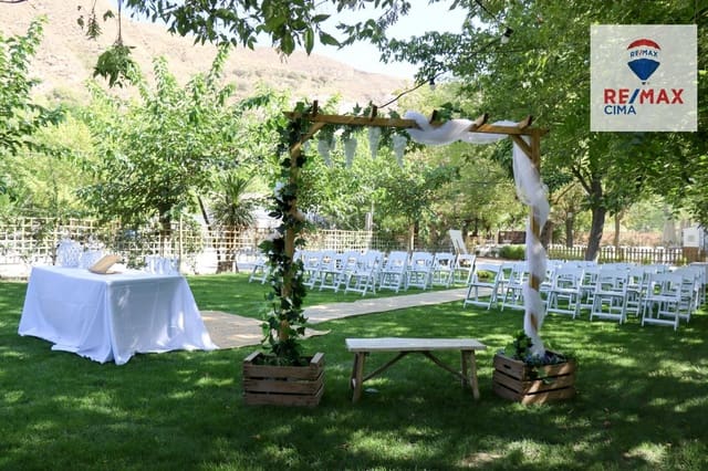 6 sypialnia Komercyjne na sprzedaż w Pinos Genil z garażem - 65 000 € (Ref: 9794875)