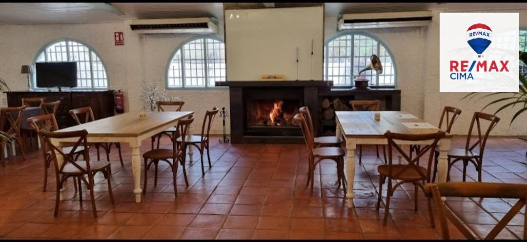 6 bedroom Commercial for sale in Pinos Genil with garage - € 65,000 (Ref: 9794875)