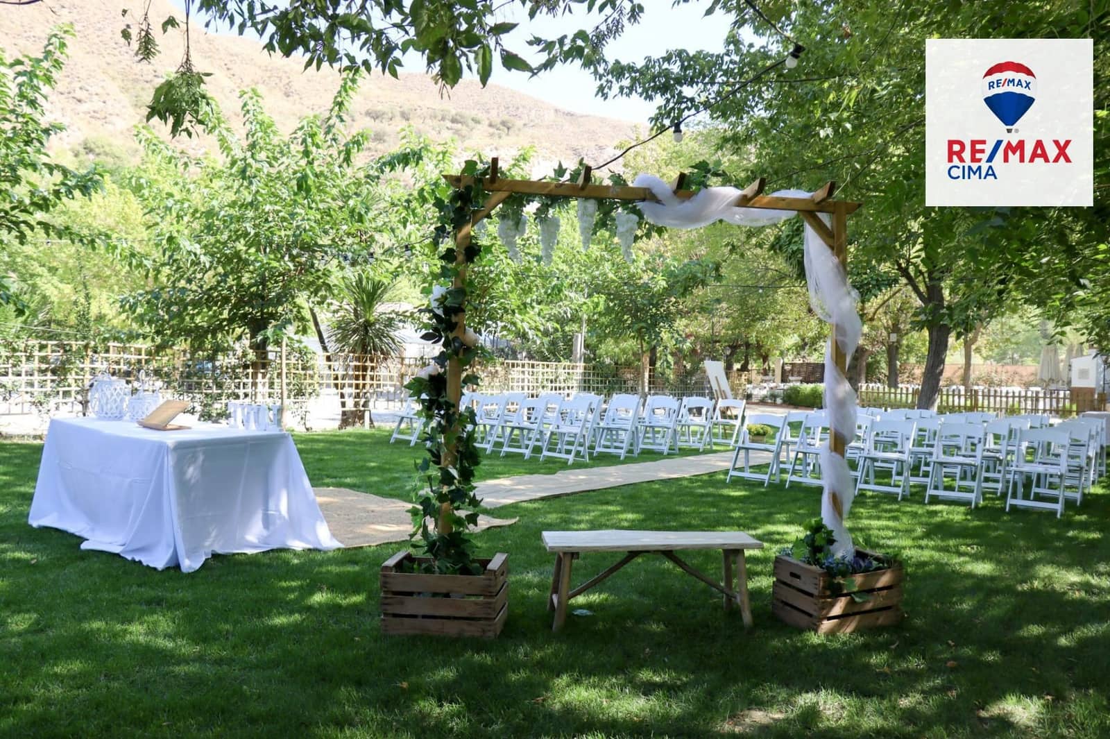 6 bedroom Commercial for sale in Pinos Genil with garage - € 65,000 (Ref: 9794875)