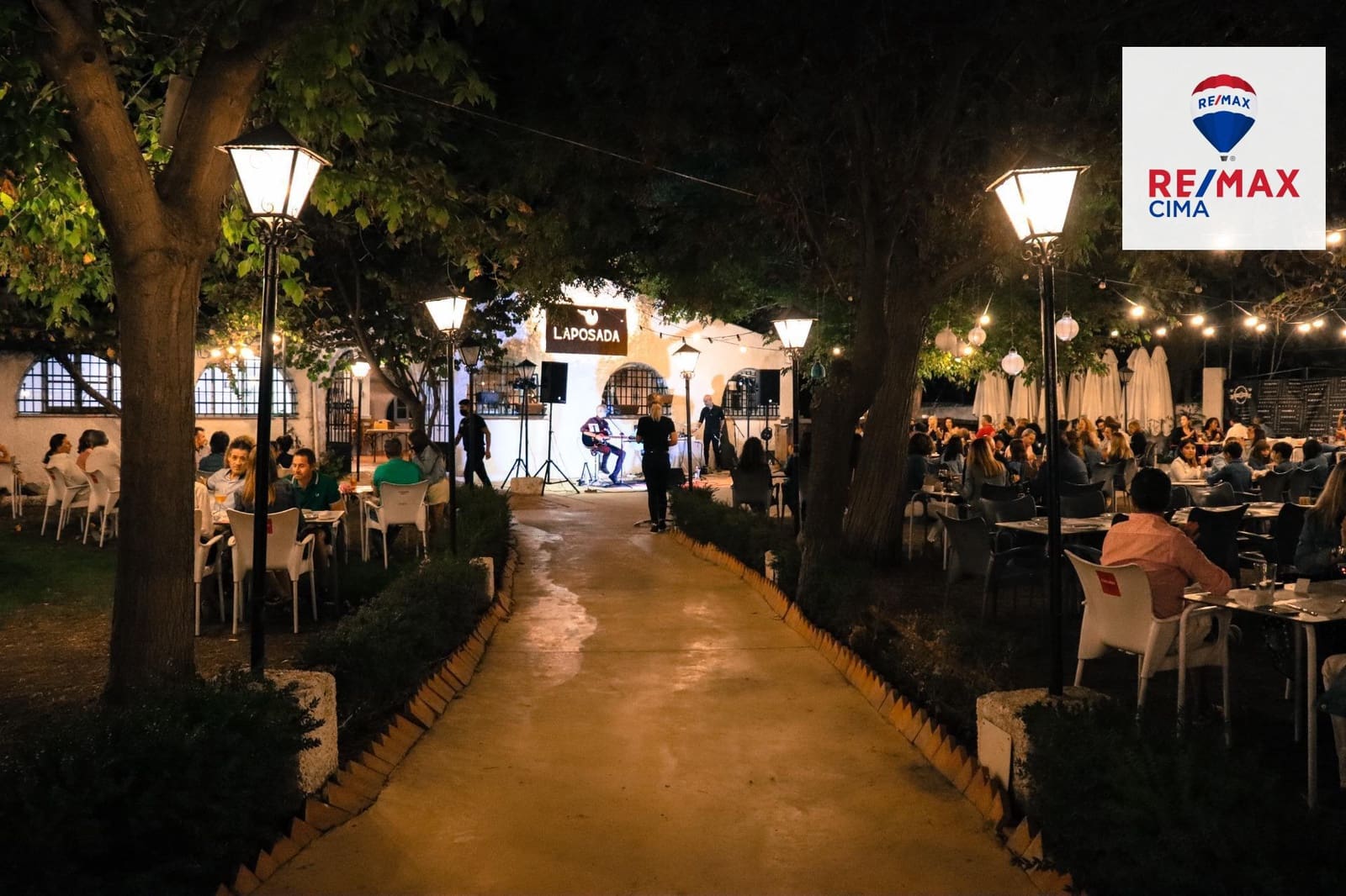 6 bedroom Commercial for sale in Pinos Genil with garage - € 65,000 (Ref: 9794875)