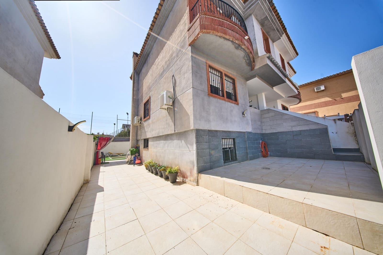 4 chambre Villa/Maison Semi-Mitoyenne à vendre à Las Gabias avec piscine - 279 900 € (Ref: 9799465)