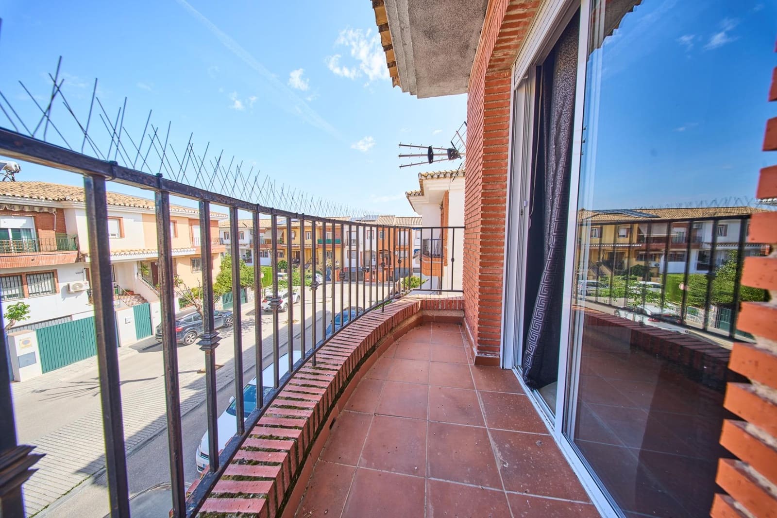 4 chambre Villa/Maison Semi-Mitoyenne à vendre à Las Gabias avec piscine - 279 900 € (Ref: 9799465)