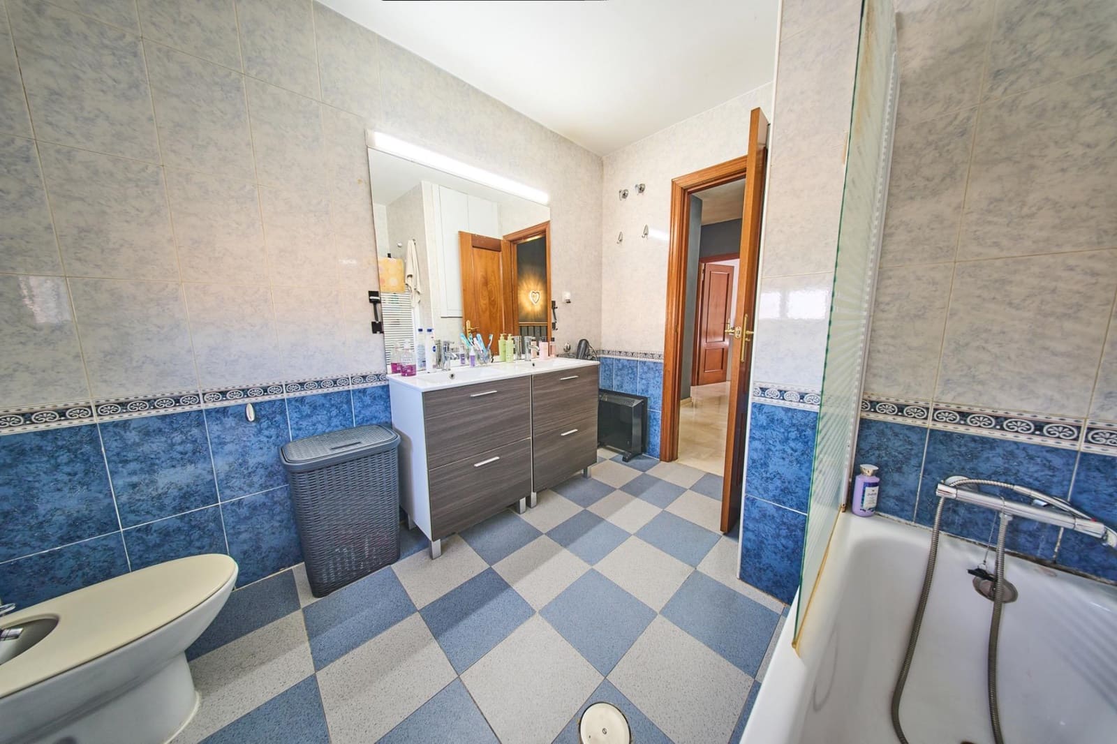 4 chambre Villa/Maison Semi-Mitoyenne à vendre à Las Gabias avec piscine - 279 900 € (Ref: 9799465)