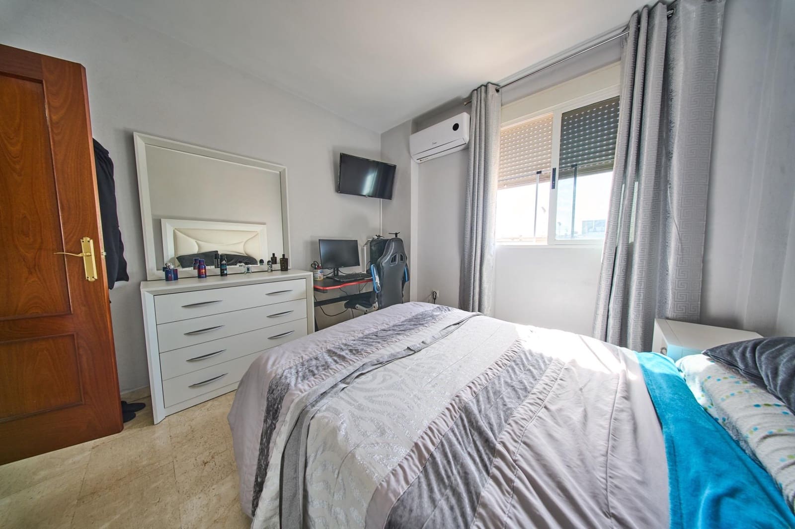 4 chambre Villa/Maison Semi-Mitoyenne à vendre à Las Gabias avec piscine - 279 900 € (Ref: 9799465)