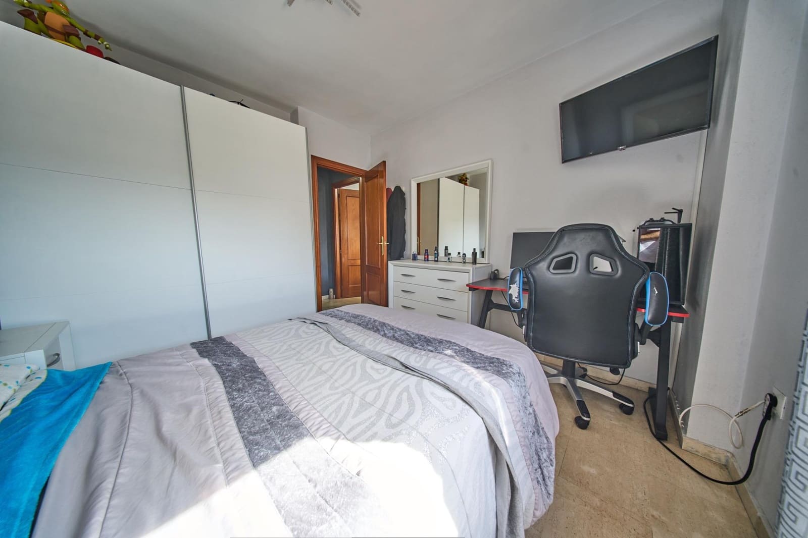 4 chambre Villa/Maison Semi-Mitoyenne à vendre à Las Gabias avec piscine - 279 900 € (Ref: 9799465)