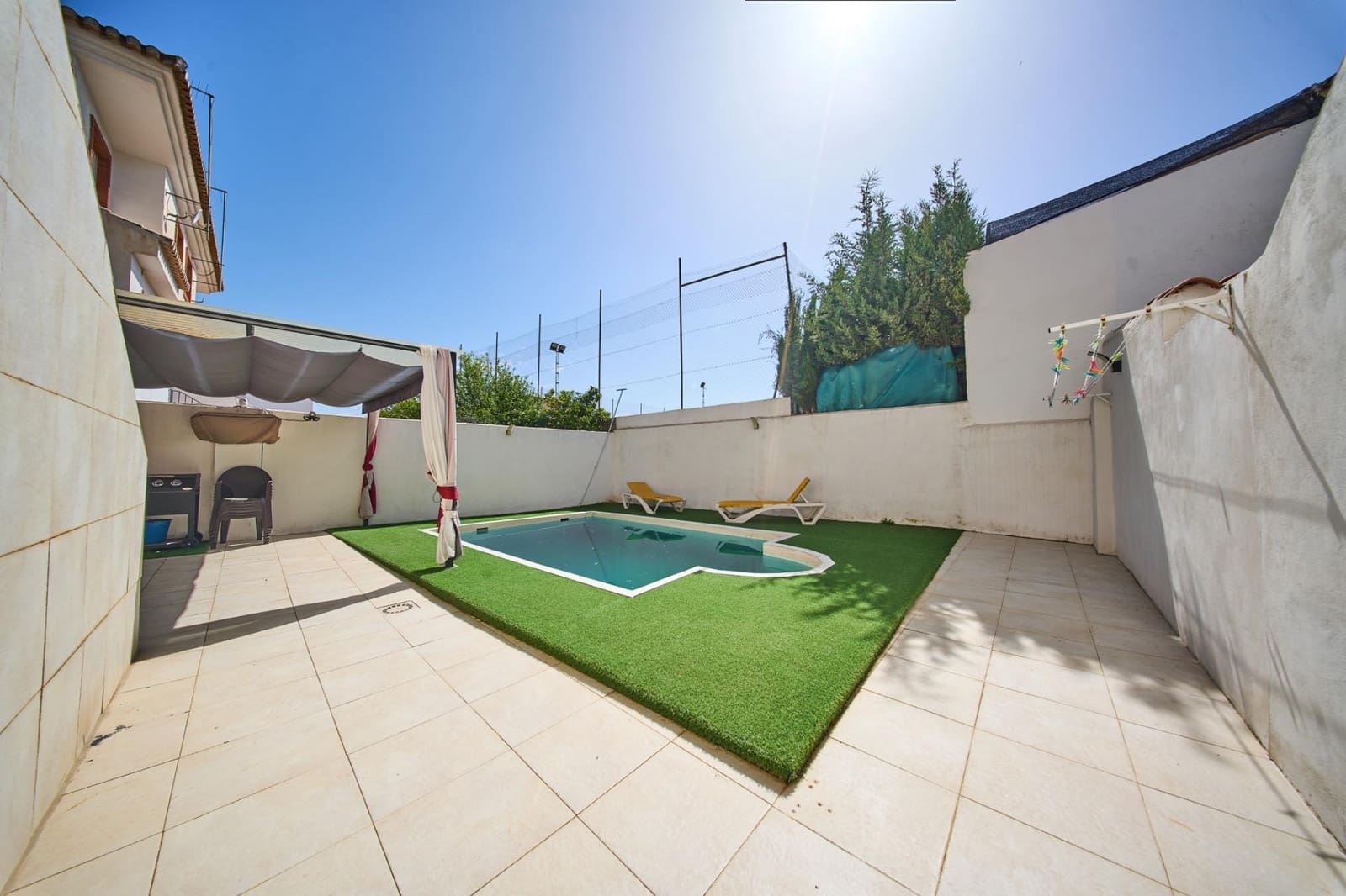 4 chambre Villa/Maison Semi-Mitoyenne à vendre à Las Gabias avec piscine - 279 900 € (Ref: 9799465)