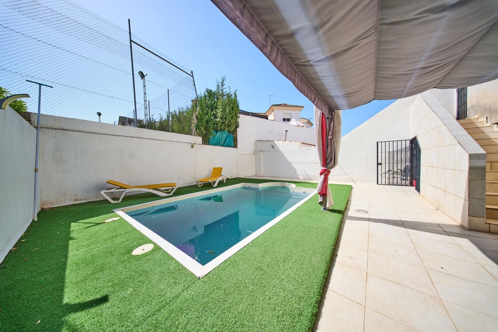 4 chambre Villa/Maison Semi-Mitoyenne à vendre à Las Gabias avec piscine - 279 900 € (Ref: 9799465)