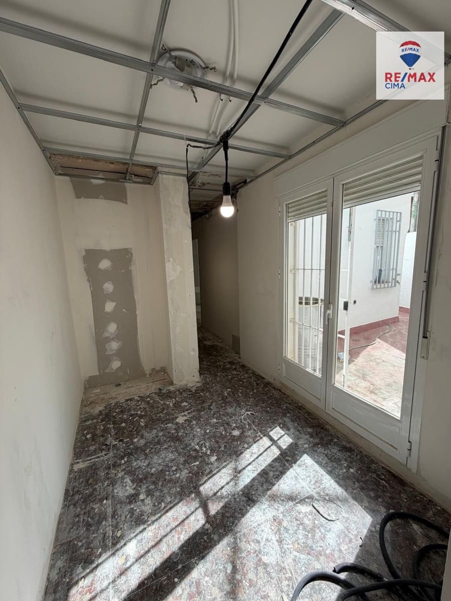 Studio for rent in Granada city - € 500 (Ref: 9804542)