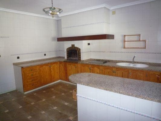 4 bedroom Flat for rent in Padul - € 700 (Ref: 9804543)