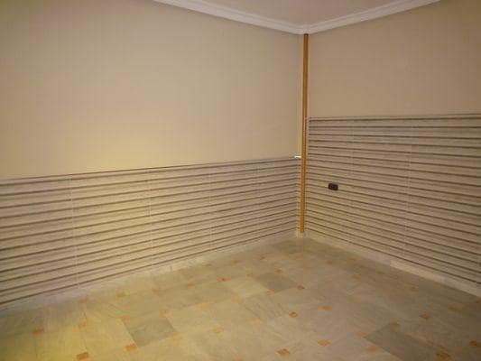 4 bedroom Flat for rent in Padul - € 700 (Ref: 9804543)