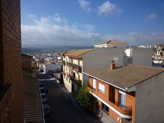 4 bedroom Flat for rent in Padul - € 700 (Ref: 9804543)