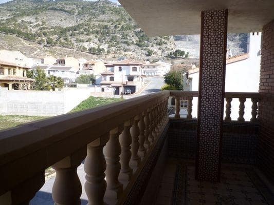 4 bedroom Flat for rent in Padul - € 700 (Ref: 9804543)