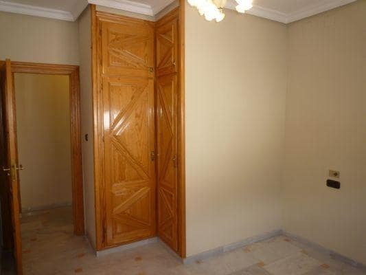 4 bedroom Flat for rent in Padul - € 700 (Ref: 9804543)